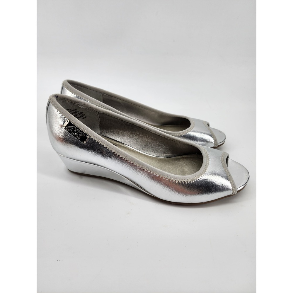 Anne Klein Sport AK Camrynne Silver Metallic Peep Toe Wedge Shoes Womens 6M